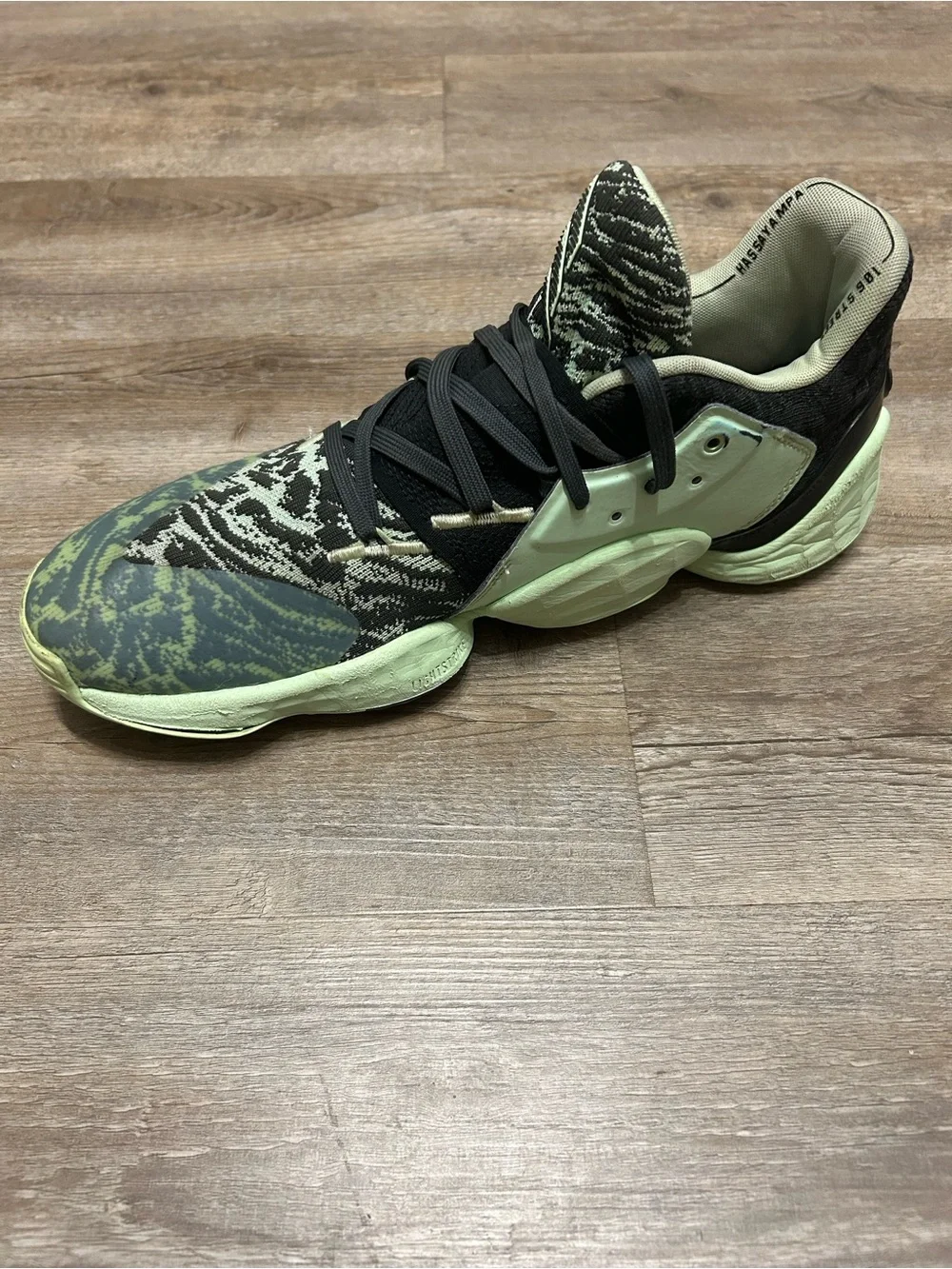 Adidas Harden Vol 4 Men's Size 12.5 Glow Green Basketball Sneakers Shoes